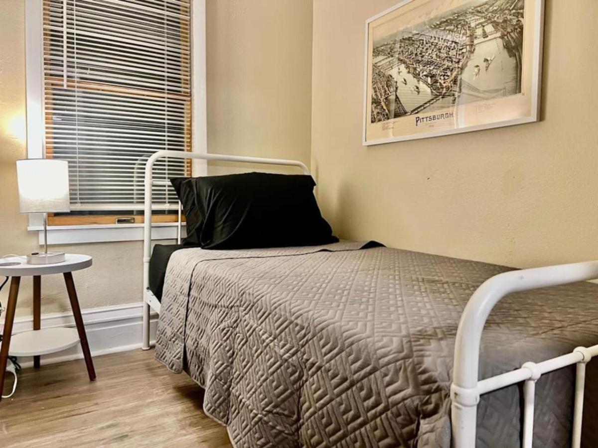 Holiday home Amazing Sleeps 19 With 14 Beds At Downtown Location *